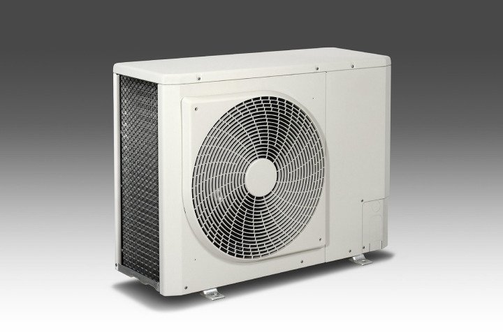air duct cleaning hvac technician